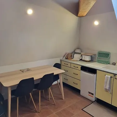 Charme & Confort, Dernier Etage Au 2eme Apartament *